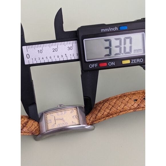 Tommy Bahama Swiss Quart Watch Tank Style Working - Picture 8 of 9